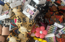 Load image into Gallery viewer, Focal Beads (Bag of 5)
