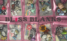 Load image into Gallery viewer, Focal Beads (Bag of 5)
